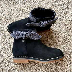 Hush Puppies Catelyn Bow Suede Bootie